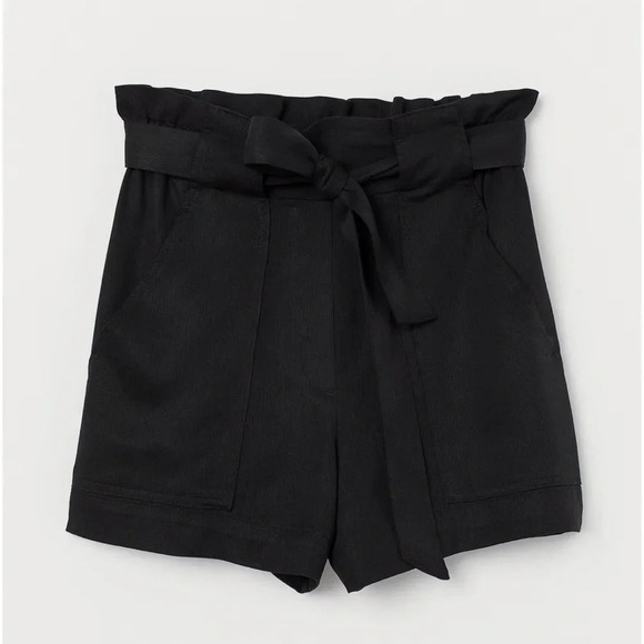 H&M paperbag high waist shorts size 4 black elastic waist with belt - Picture 2 of 6